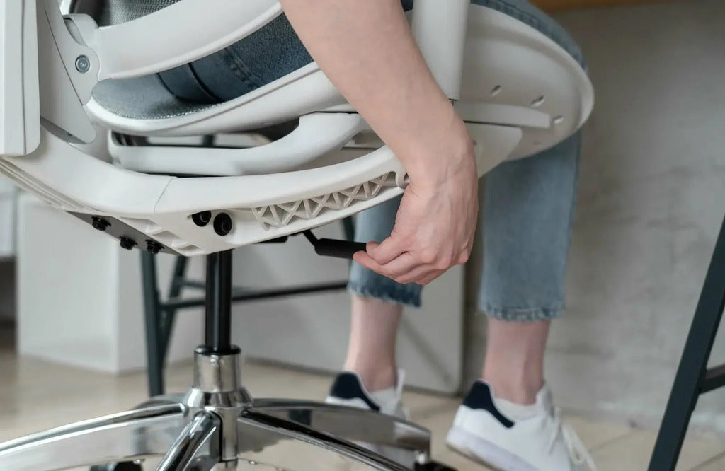 La chaise de bureau s'abaisse automatiquement
