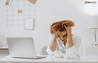 Maux de tête et concentration : la posture en cause ?