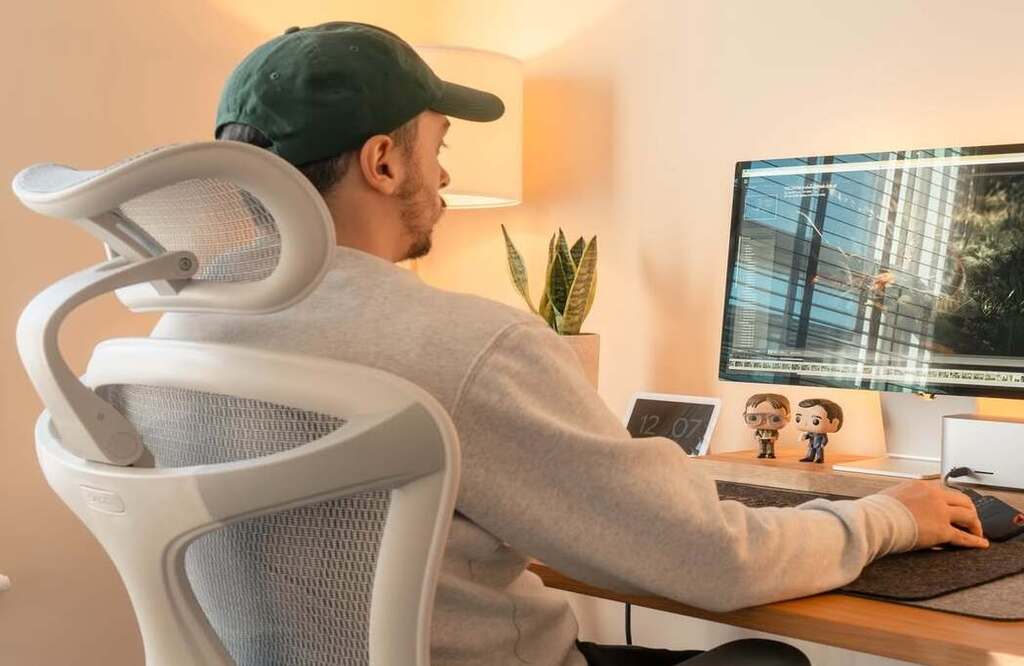 Travailler à distance sans souffrir des douleurs de bureau